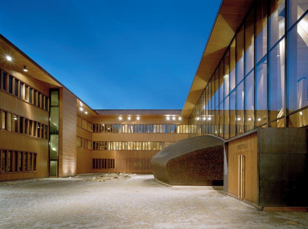 Metsäntutkimuslaitoksen puinen toimisto- ja laboratoriorakennus